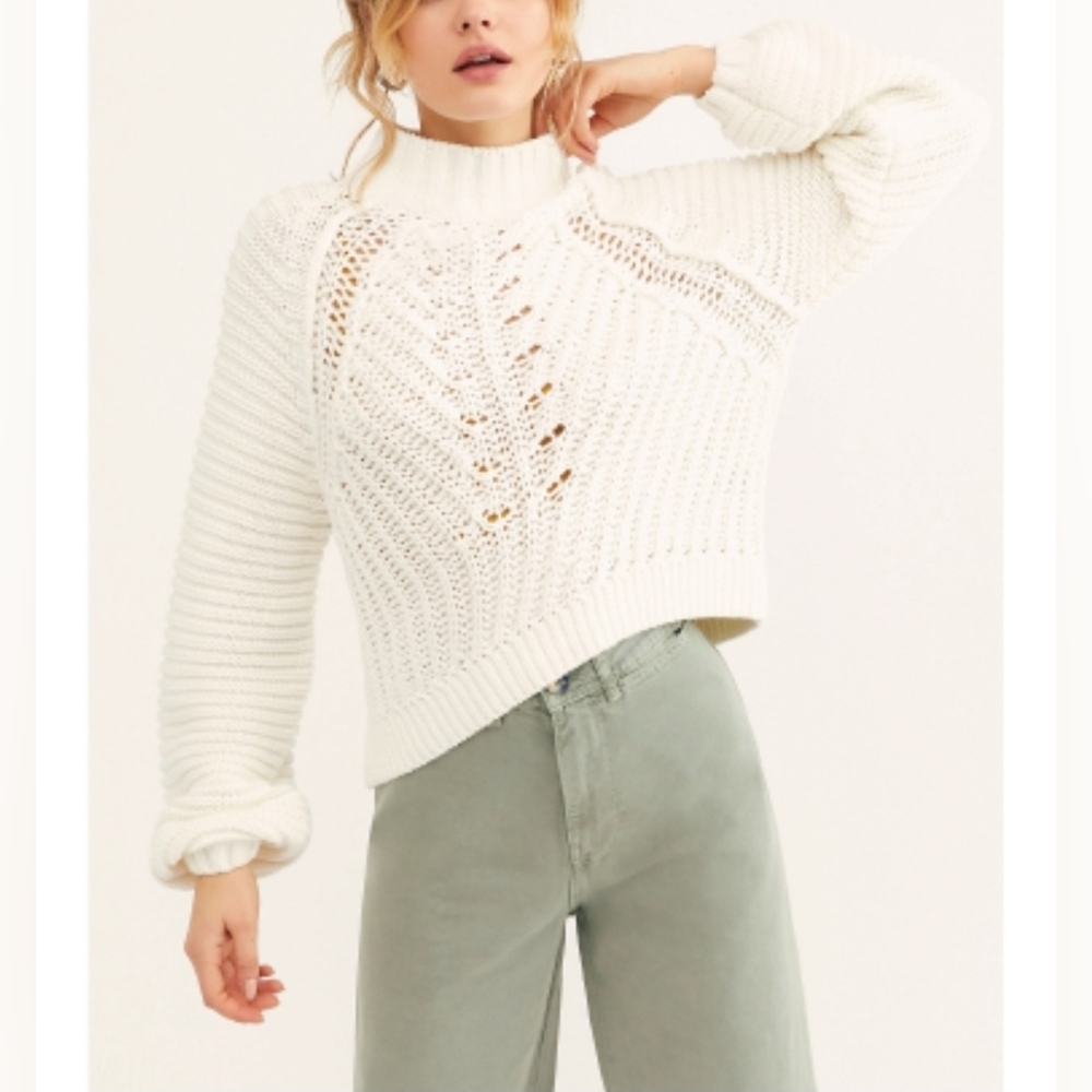 NWT Free People White Chunky  Knit Sweater Sleeves Mock Turtle Neck Sz M
